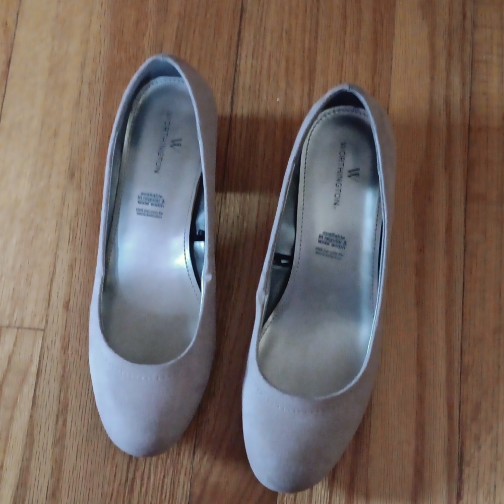 Suede platform pumps